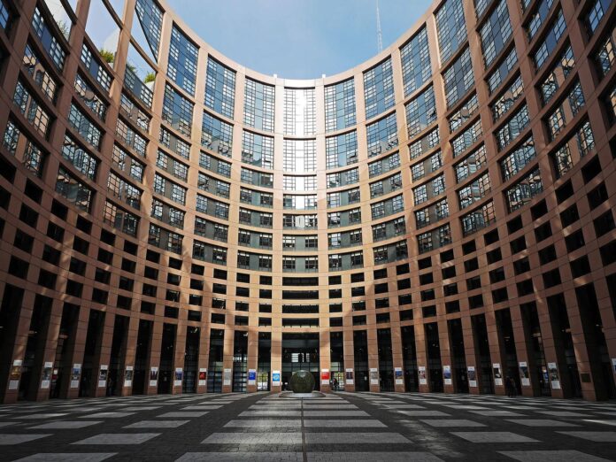 CPIU - La Unión Europea presenta un plan para detectar y eliminar contenido pedófilo en la red