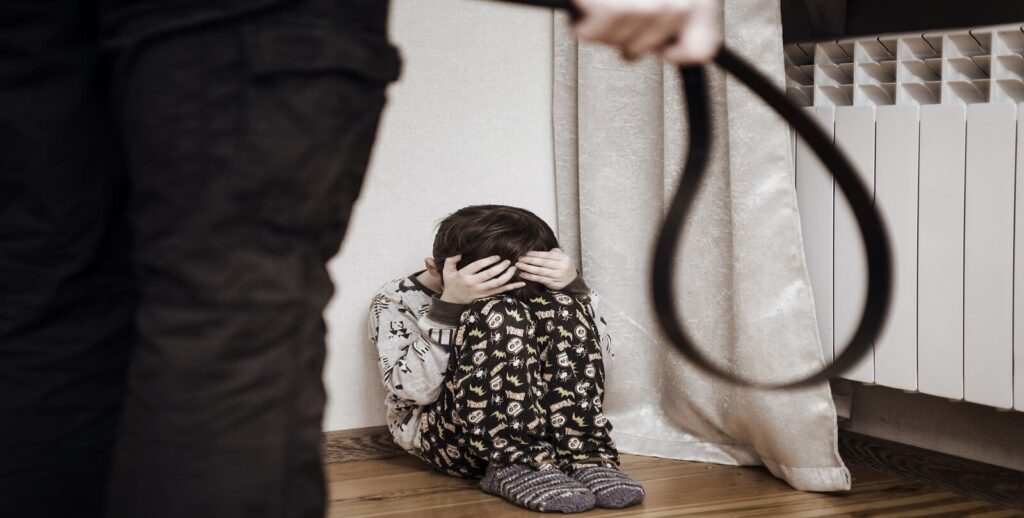 image 1024x518 - Qué se Considera un Abuso Infantil: Protegiendo a los Niños de la Violencia 