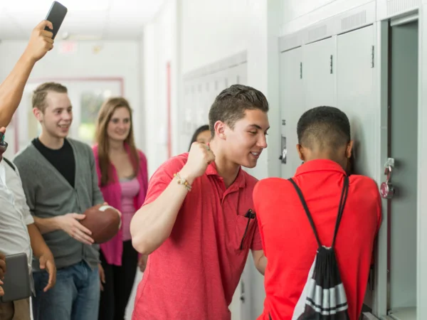 Violencia escolar: Qué es y cuáles son sus tipos image 1 - Violencia escolar: Qué es y cuáles son sus tipos